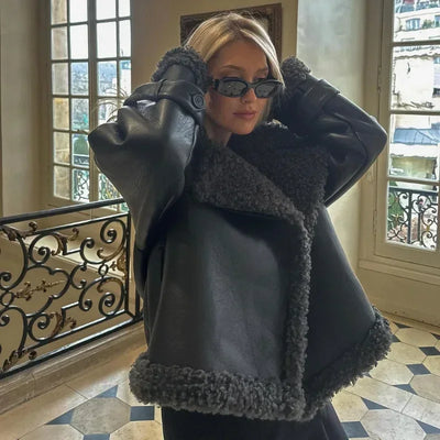 langermet med belte pelsjakke